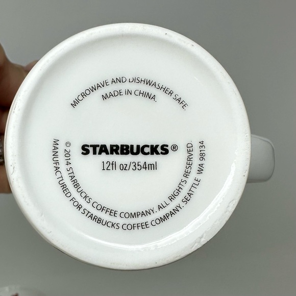 Starbucks Christmas Coffee Mugs Set Of 2 Red Gold Starburst Tall 12oz Holiday - Picture 6 of 8